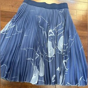 Pleated midi skirt